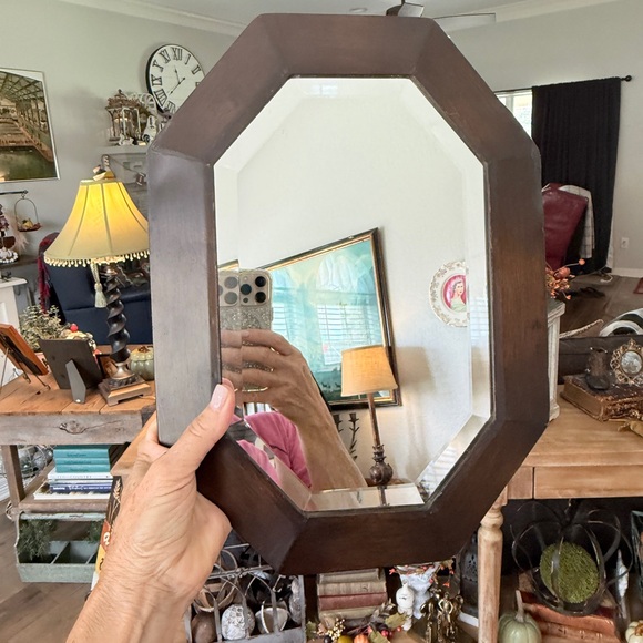 VTG Octagon Faux wood mirror with beveled mirror - Picture 1 of 15